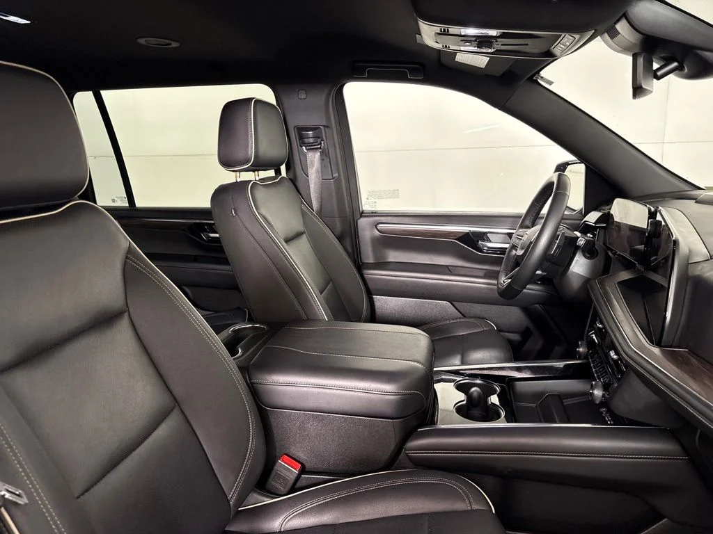 Used 2025 Gray Chevrolet Premier image 20