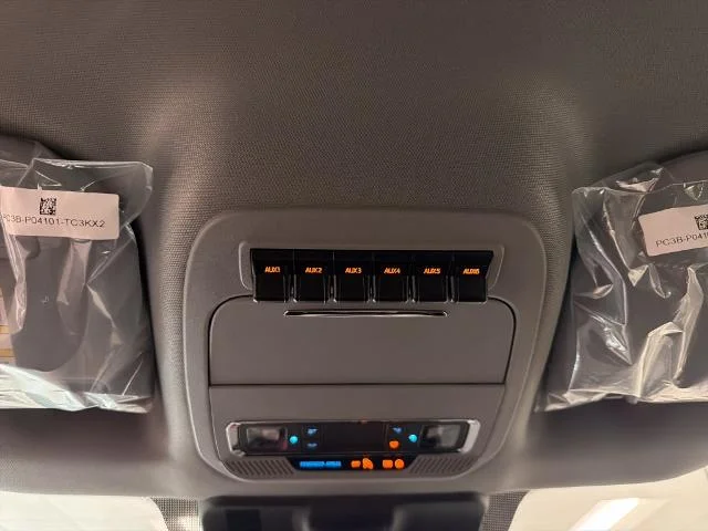 New 2026 Glacier Gray Metallic Tri-Coat Ford F-250® Lariat® image 38