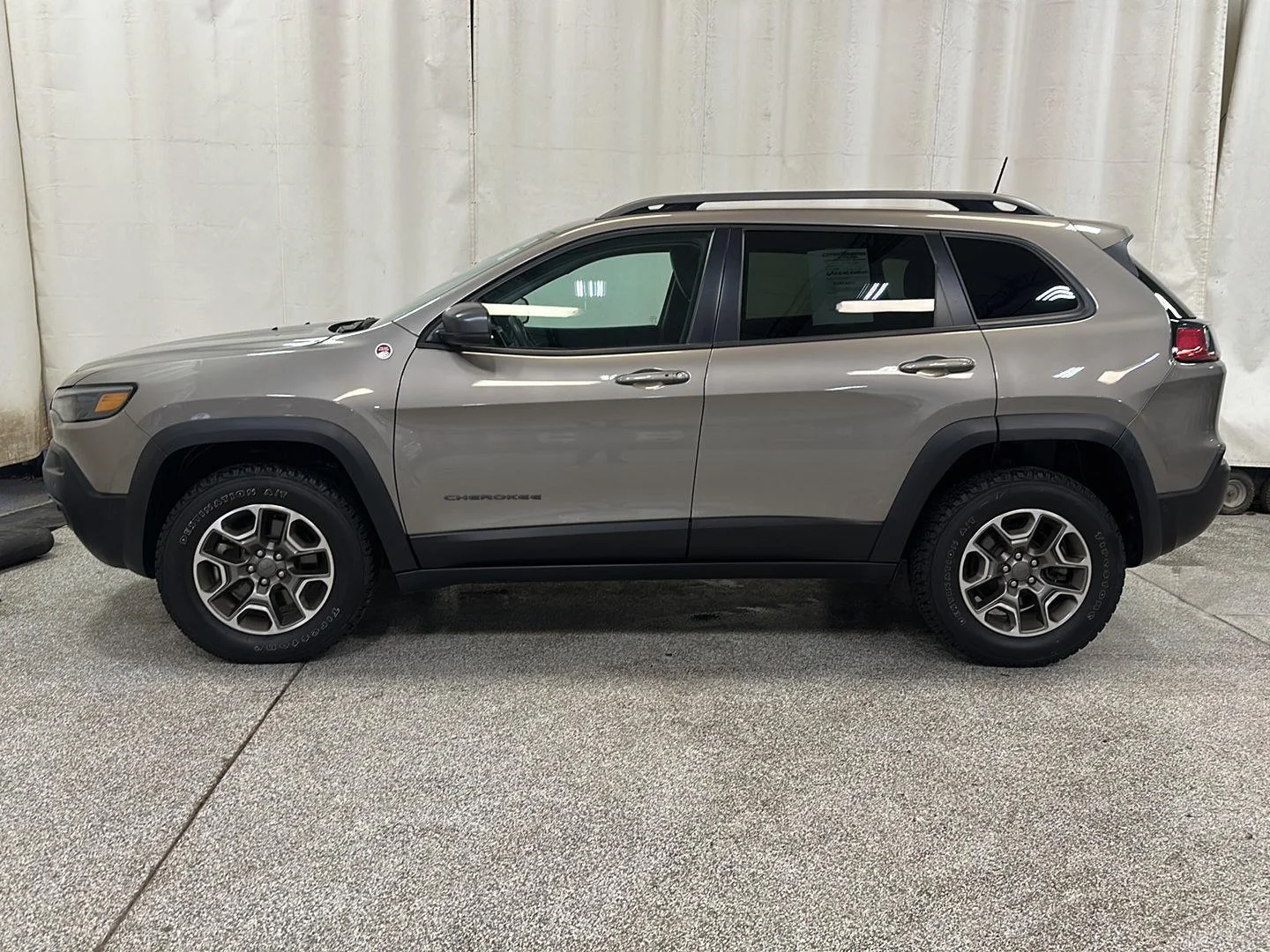 Used 2021 Jeep Cherokee Trailhawk with VIN 1C4PJMBX8MD146562 for sale in Waconia, Minnesota