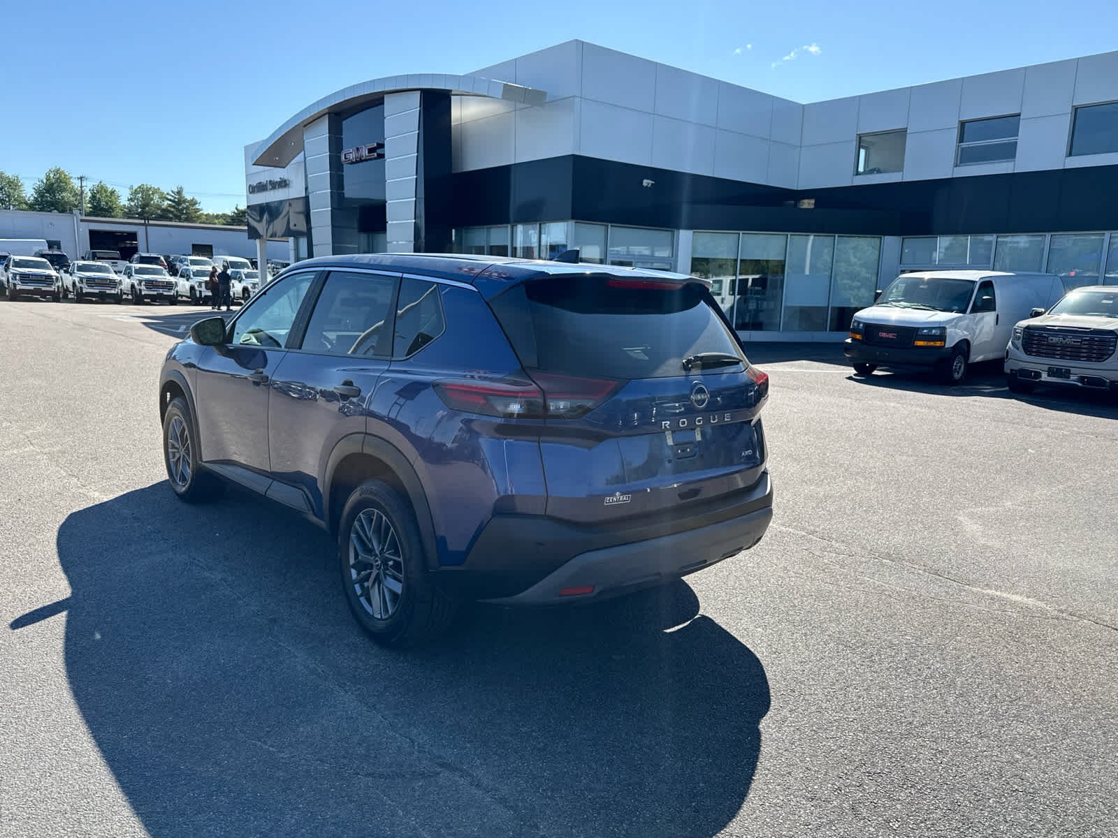 Used 2023 Blue Nissan S image 3