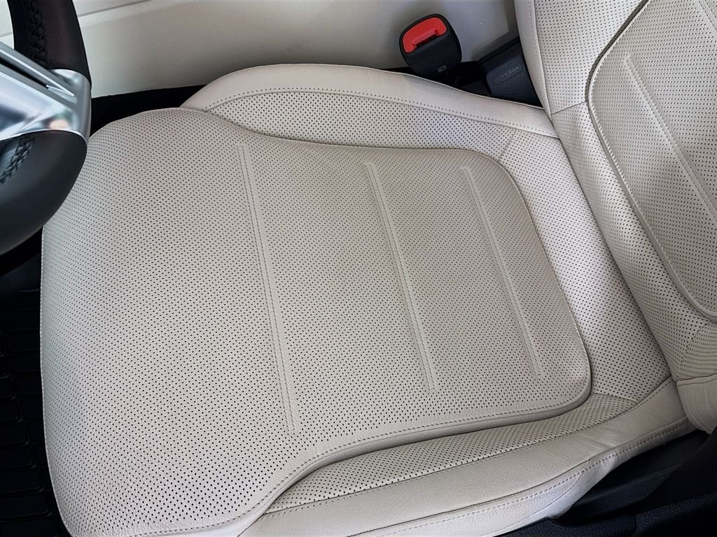 Used 2025 Red Mercedes-Benz C 300 image 20