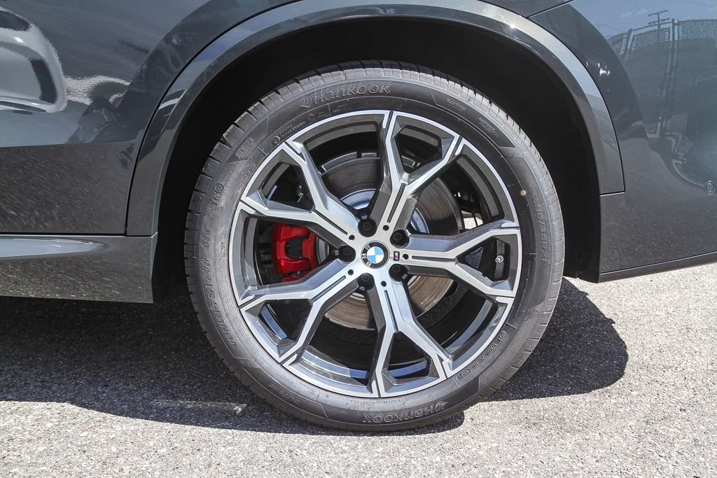 New 2026 Dravit Grey Metallic BMW xDrive50e image 8