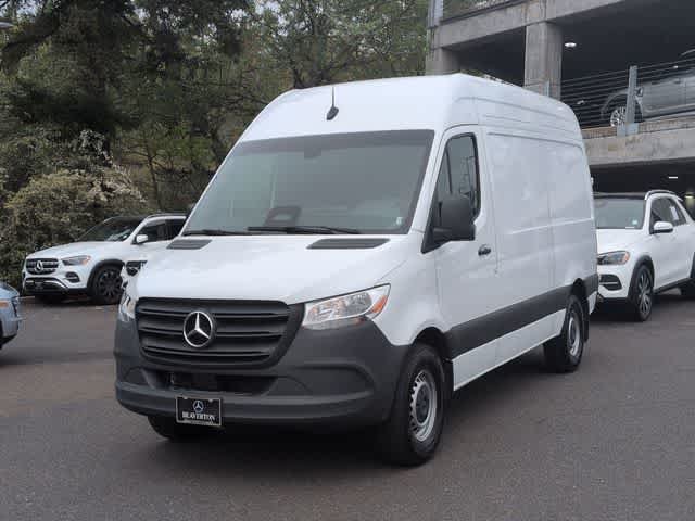 Used 2025 Arctic White Mercedes-Benz  image 4