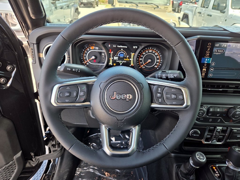 New 2026 Black Clear-Coat Exterior Paint Jeep Sahara image 17