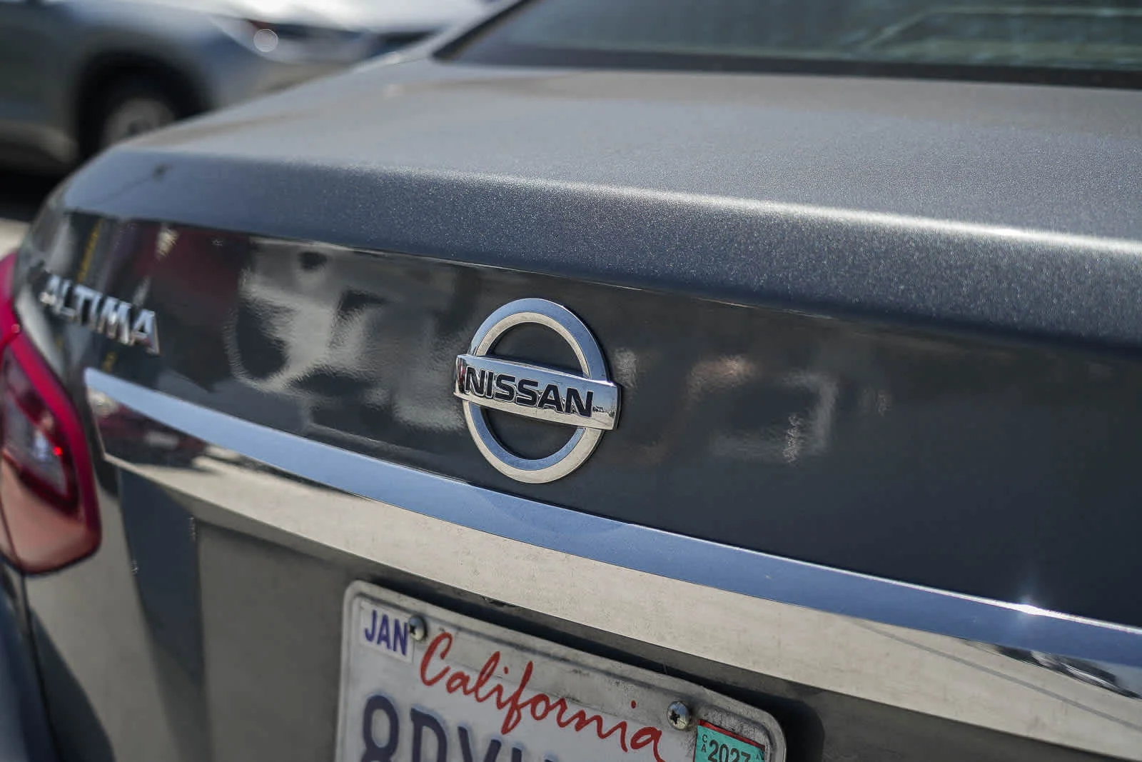 Used 2018 Gun Metallic Nissan 2.5 SV image 11