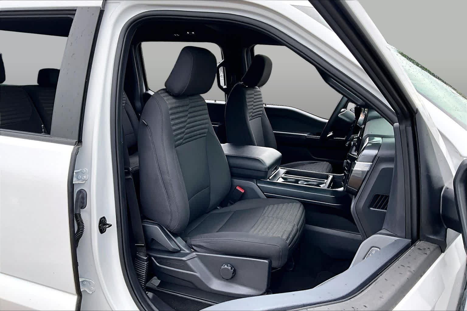 Used 2023 Oxford White Ford XL image 11
