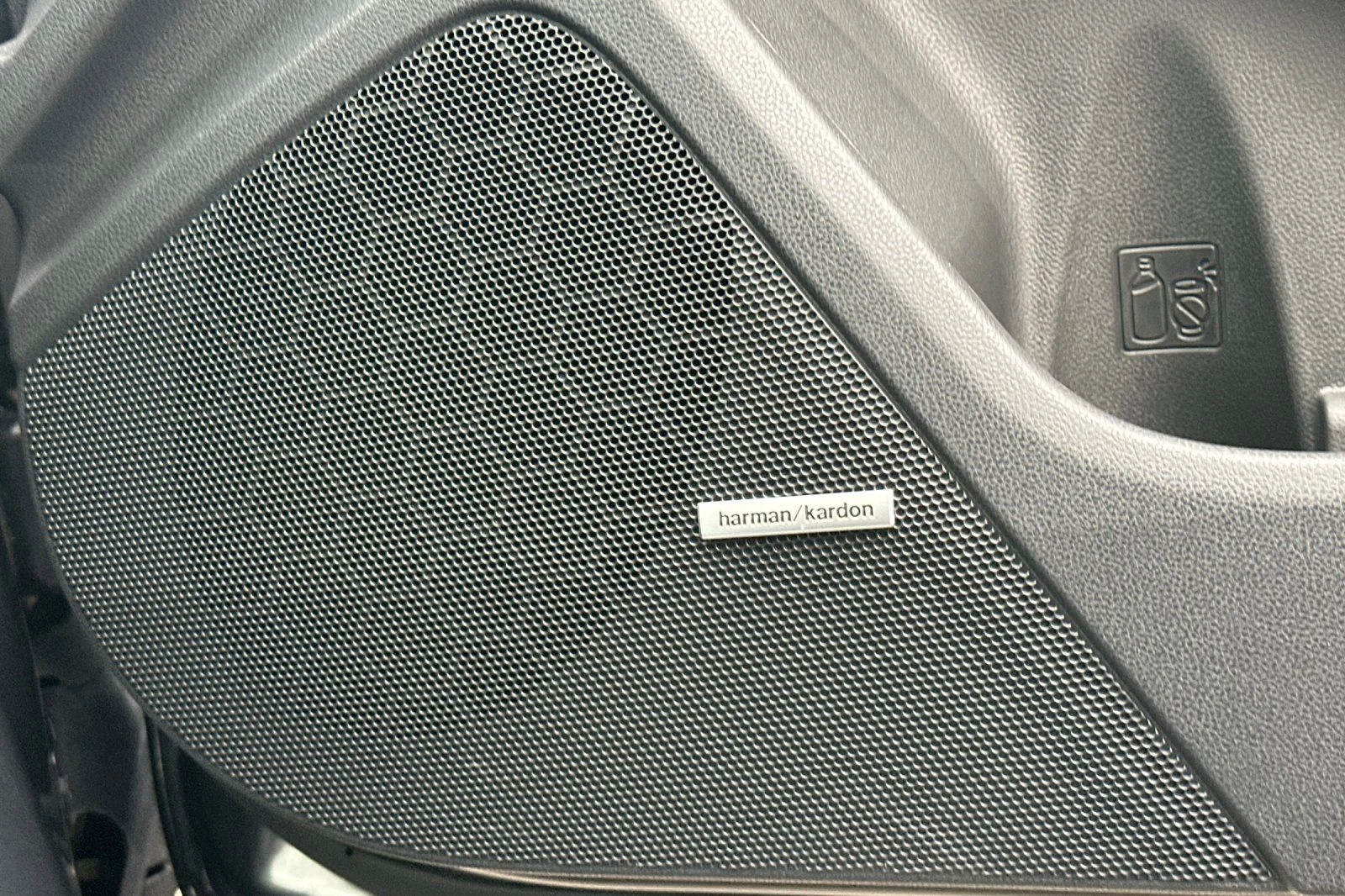 New 2026 MAGNETITE GRAY PEARL Subaru Limited Hybrid image 21