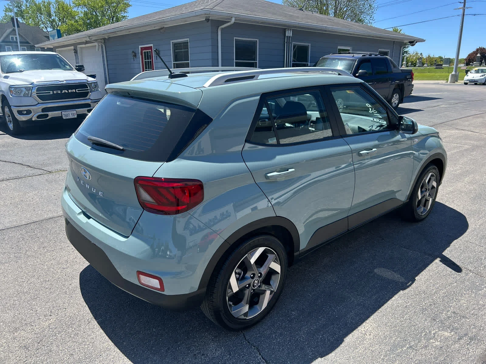 Used 2025 Mirage Green Hyundai SEL image 4