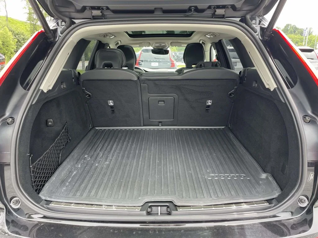 Certified Used 2023 Onyx Black Volvo Ultimate image 30