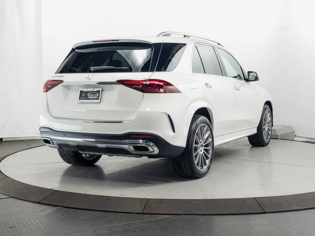 Used 2025 Polar White Mercedes-Benz GLE 450e image 34