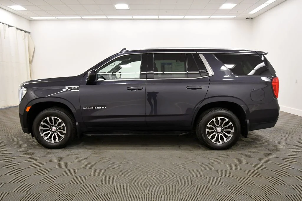 Used 2023  GMC SLE image 4