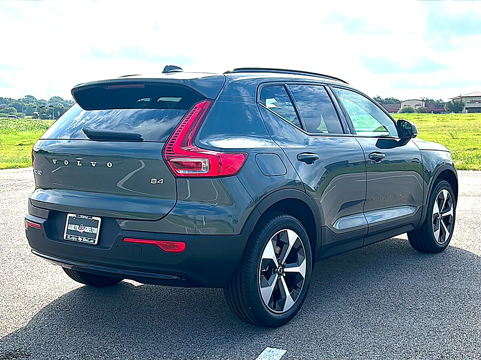 2026 Volvo XC40 Plus - Photo 8