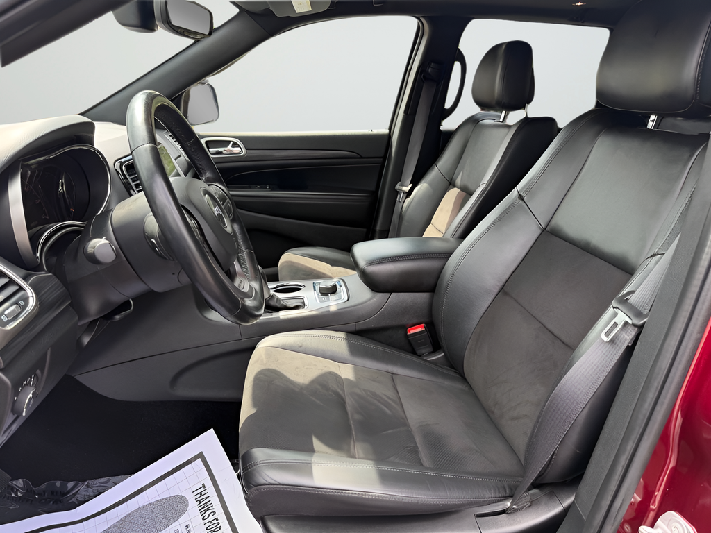 Used 2022 Red Jeep Laredo X image 18