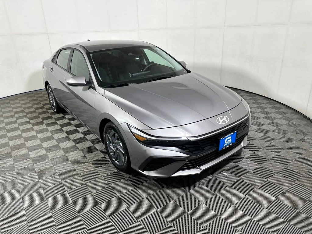 Used 2024 Fluid Metal Hyundai SEL image 1