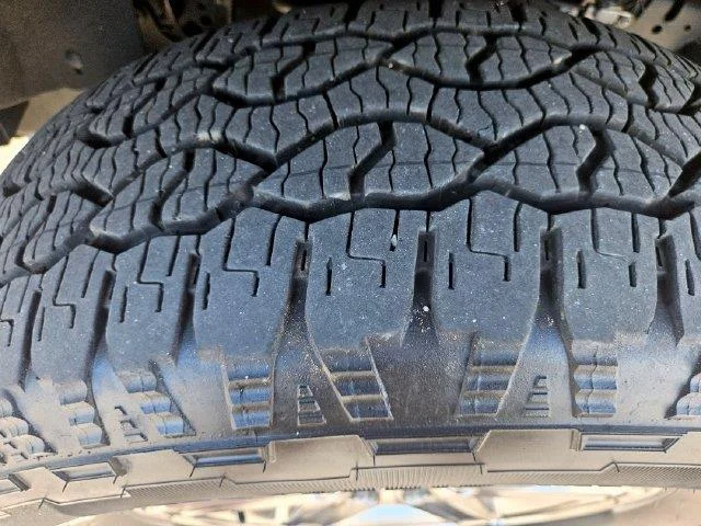 Used 2025 Black Ford XLT image 28