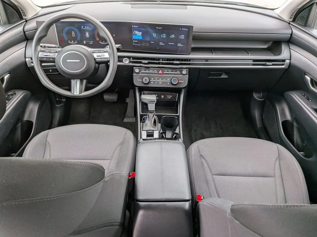 Used 2025 White Hyundai SE image 25