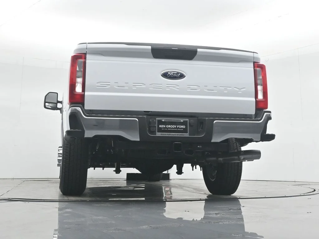 New 2026 Oxford White Ford XLT image 52