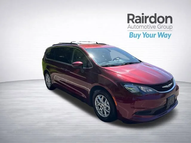 2021 Chrysler Voyager LXI's photo