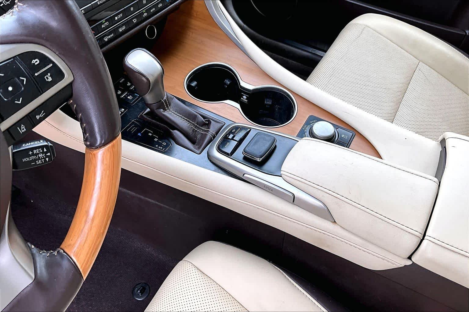 Used 2019 Matador Red Mica Lexus  image 17