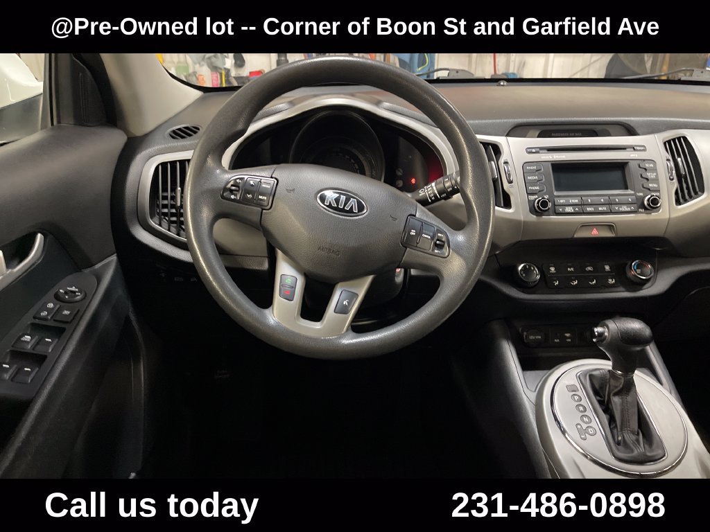 Used 2016 White Kia LX image 16