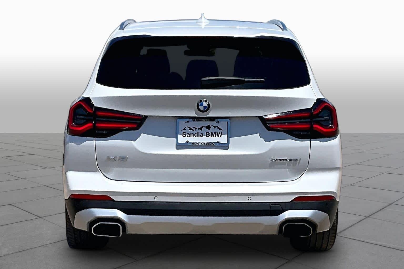 Used 2022 Mineral White Metallic BMW xDrive30i image 4