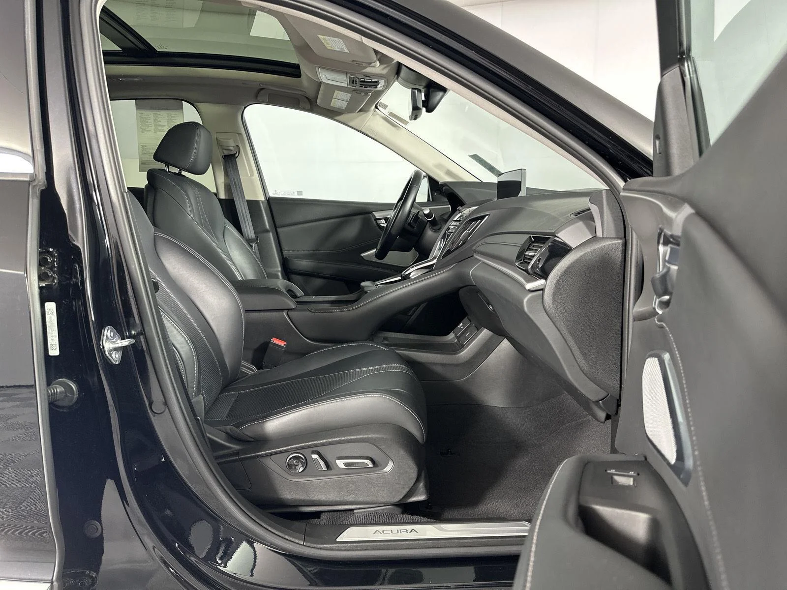Used 2021 Majestic Black Pearl Acura SH-AWD w/Tech image 30