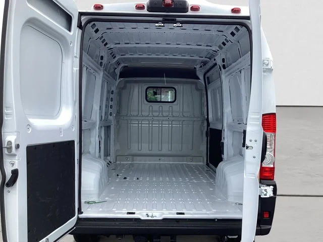 New 2026 Bright White Clearcoat Ram PROMASTER 2500 TRADESMAN CARGO VAN HIGH ROOF 136