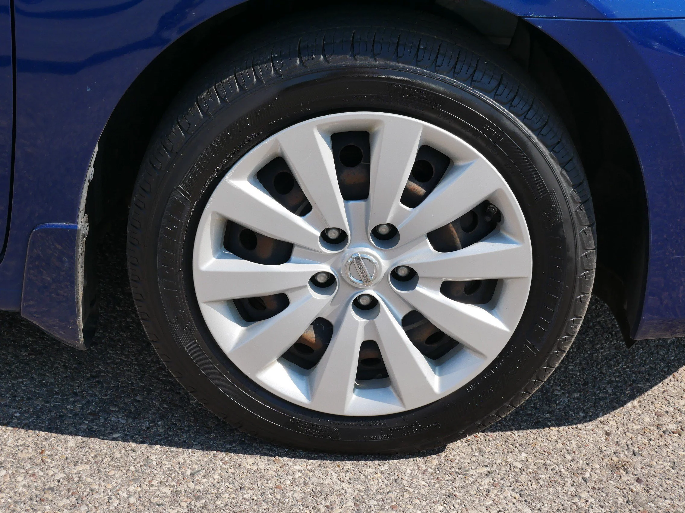 Used 2016 Deep Blue Pearl Nissan SV image 15