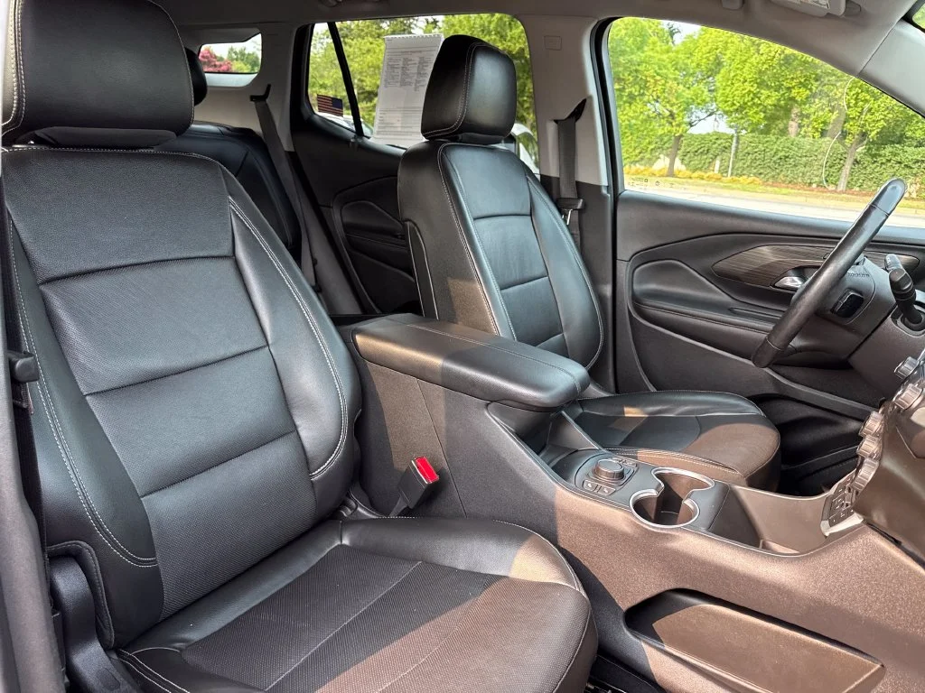 Used 2022 Red GMC SLT image 26