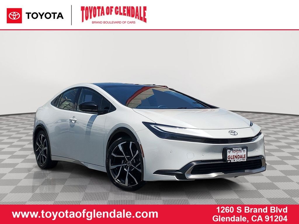 Used 2024 Pearl Toyota XSE Premium image 1