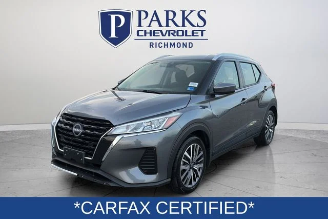 Used 2024 Gray Nissan SV image 3