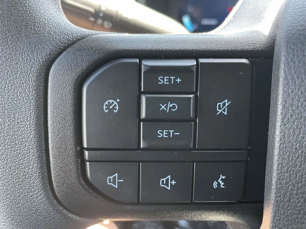 New 2026 Agate Black Metallic Ford XLT image 24