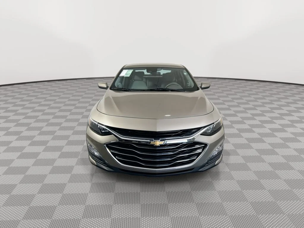 Used 2025 Gray Chevrolet LT image 3