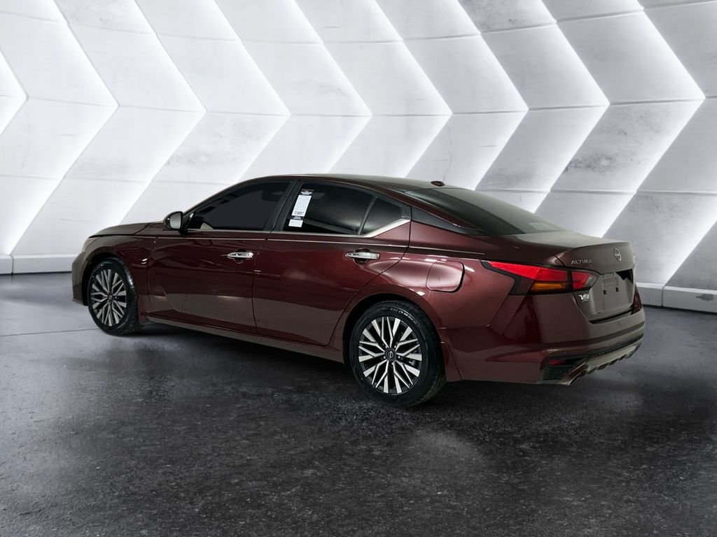 Used 2024 Red Nissan 2.5 SV image 6
