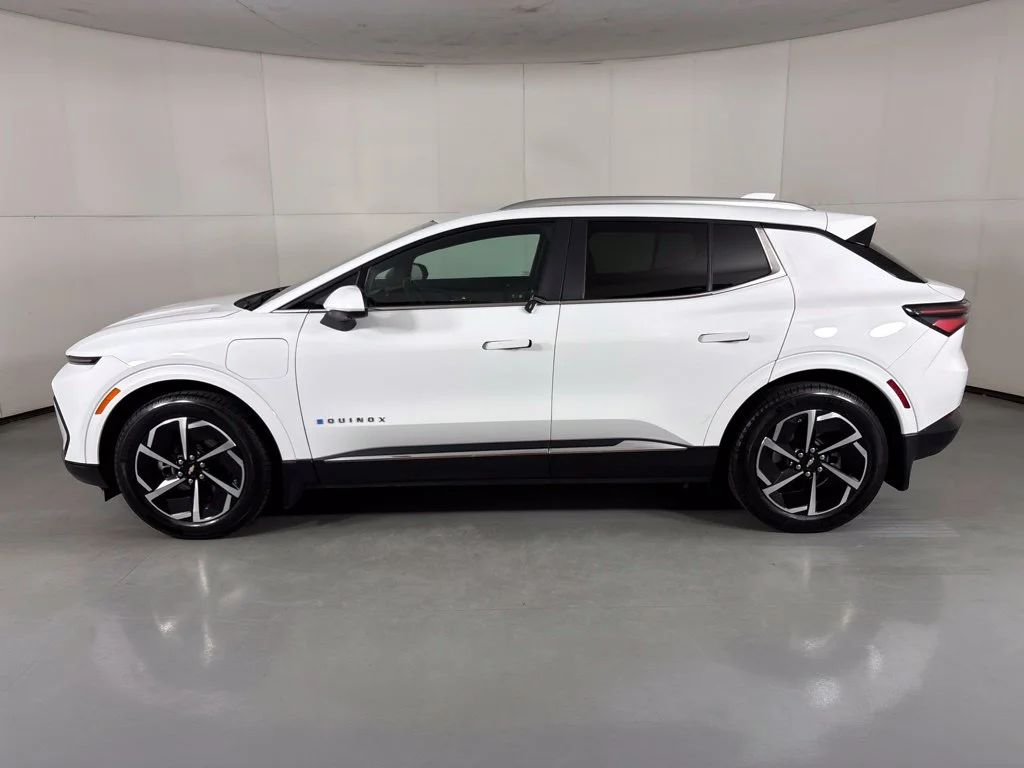 Used 2024 White Chevrolet LT image 5