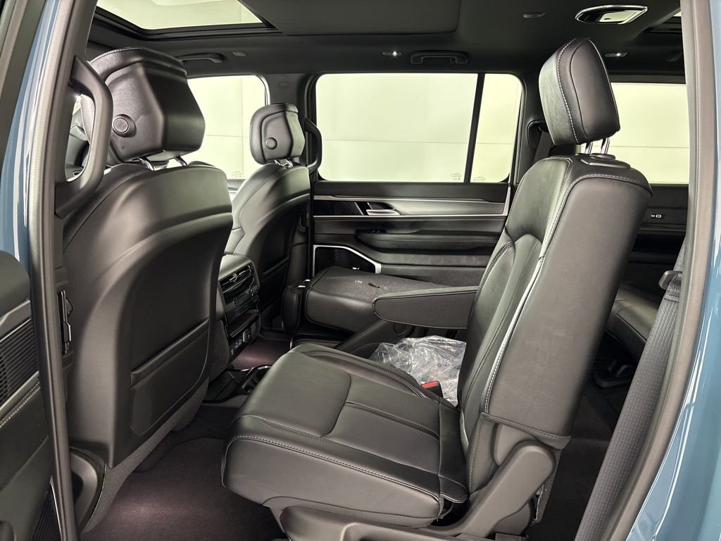 New 2026 Steel Blue Exterior Paint Jeep Limited Altitude image 18