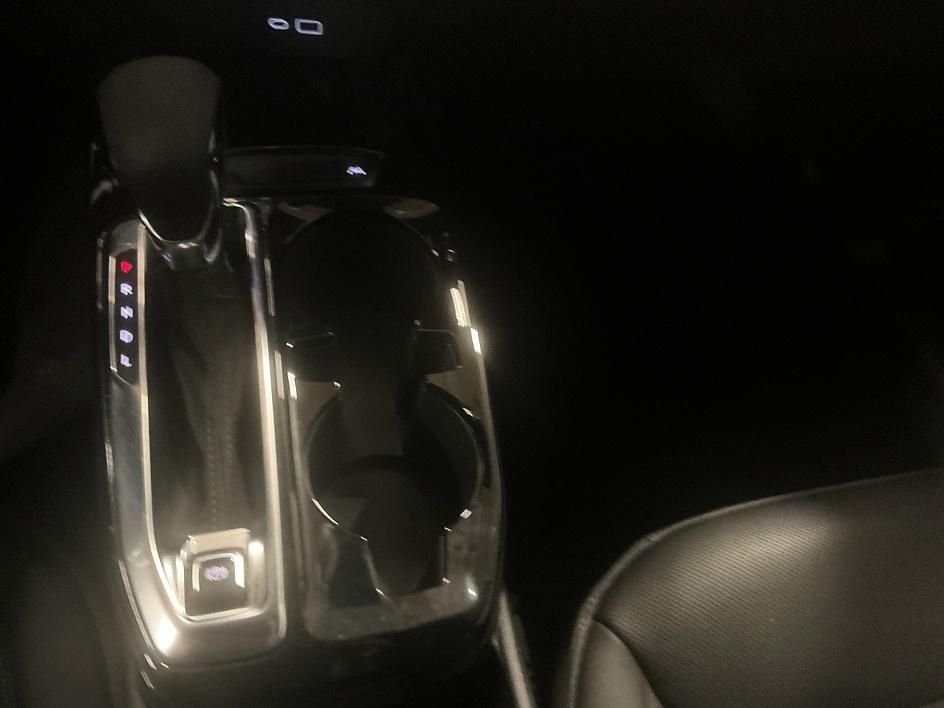 Used 2025 White Chevrolet ACTIV image 21