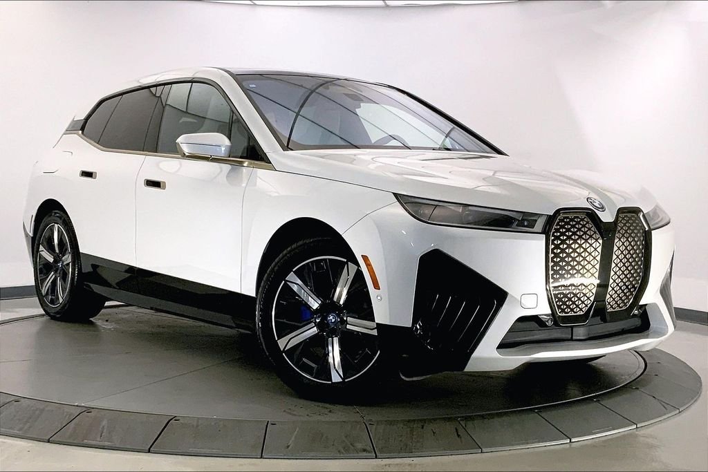 2023 BMW iX xDrive50's photo