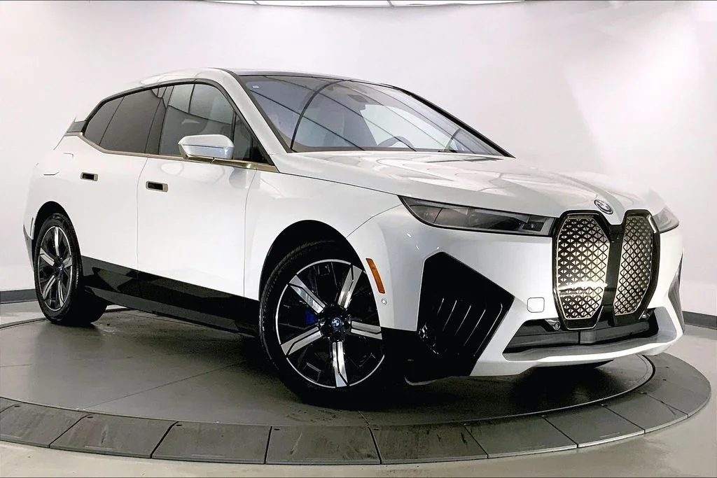 2023 BMW iX xDrive50's photo