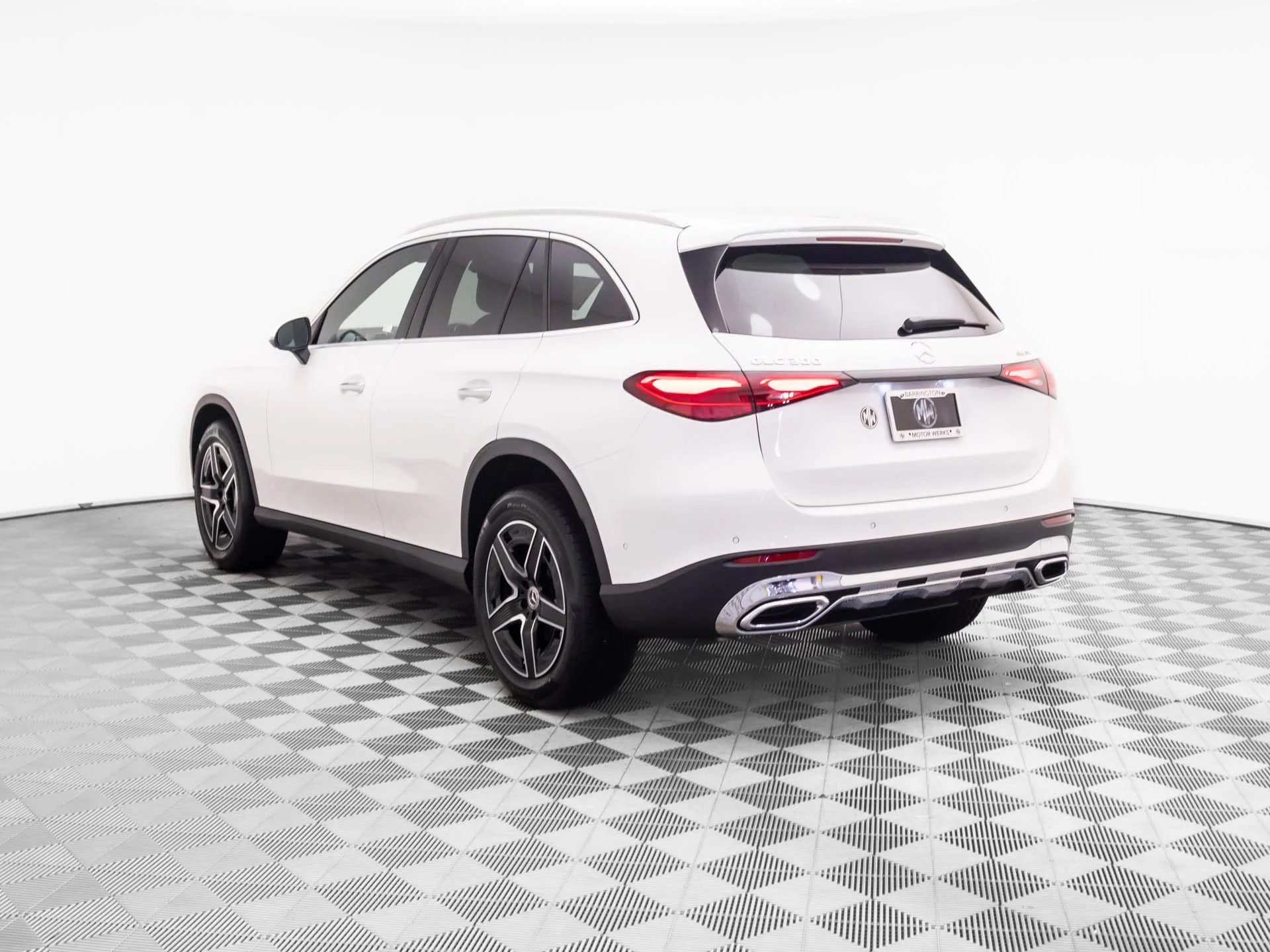 New 2026 White Mercedes-Benz GLC 300 image 3