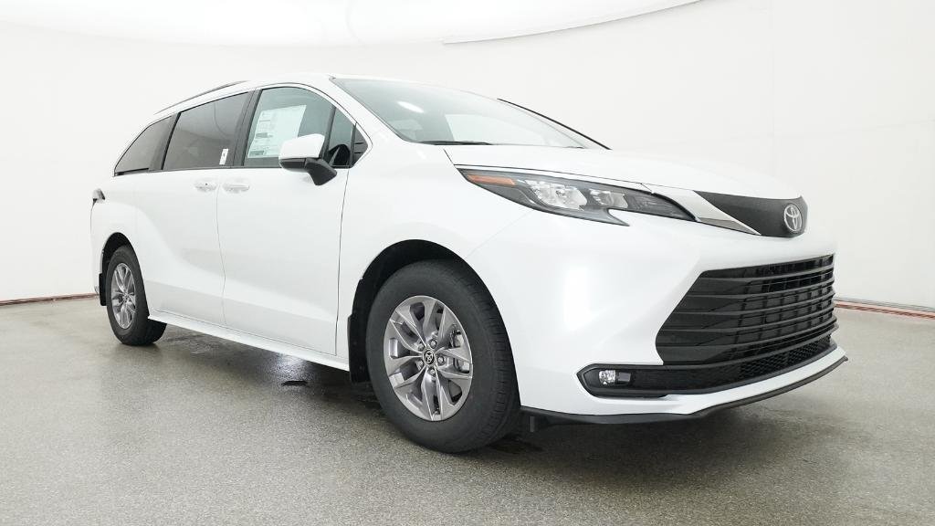 New 2026 Wind Chill Pearl Toyota XLE image 36