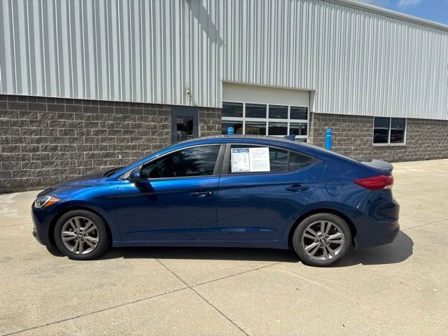 Used 2017 Lakeside Blue Hyundai SE image 9
