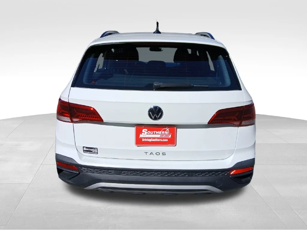 Used 2023 White Volkswagen 1.5T S image 4