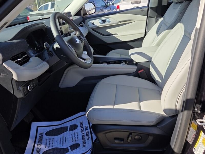 New 2026 Agate Black Metallic Ford Active image 5
