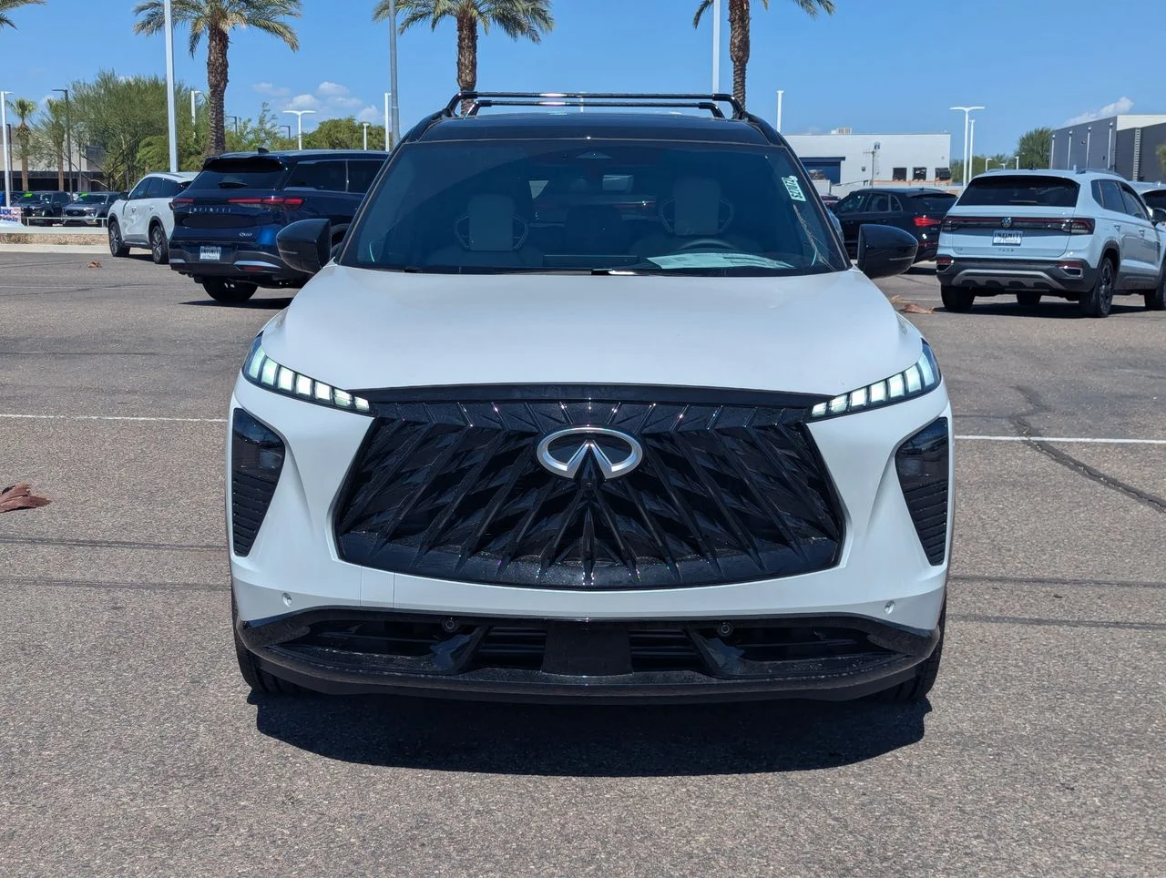 New 2027 2T RAD WHT INFINITI Autograph AWD image 8