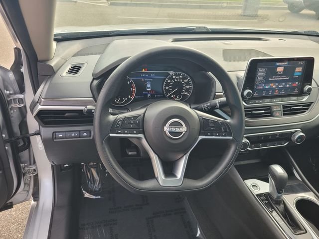 Used 2024 Silver Nissan 2.5 SV image 30