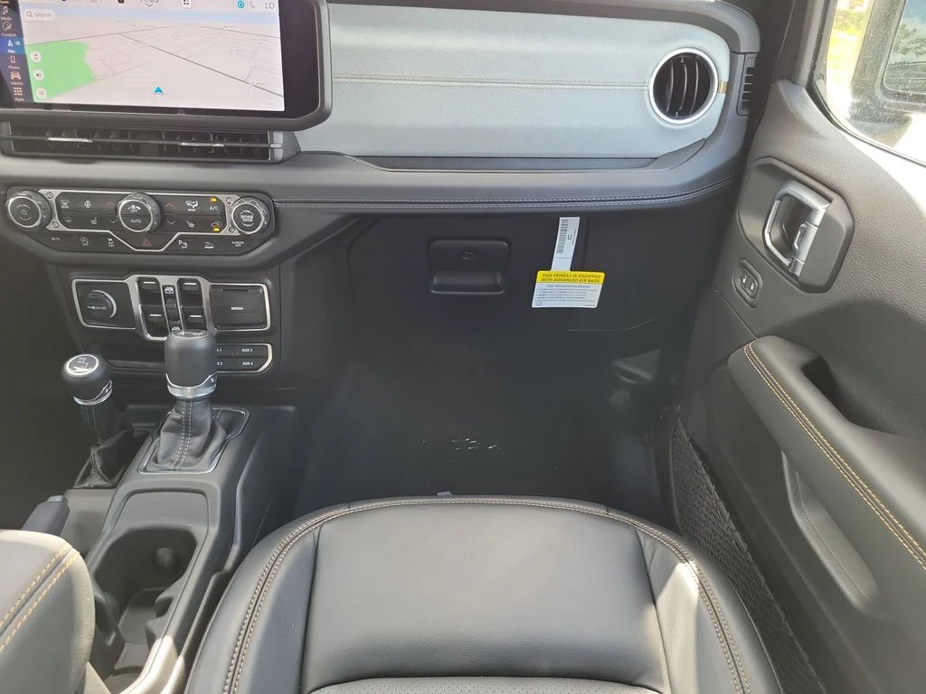 2025 Jeep Wrangler 4-Door Sahara - Photo 14