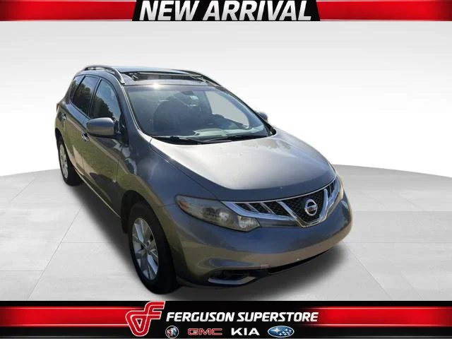 Used 2014 Gray Nissan SL image 1
