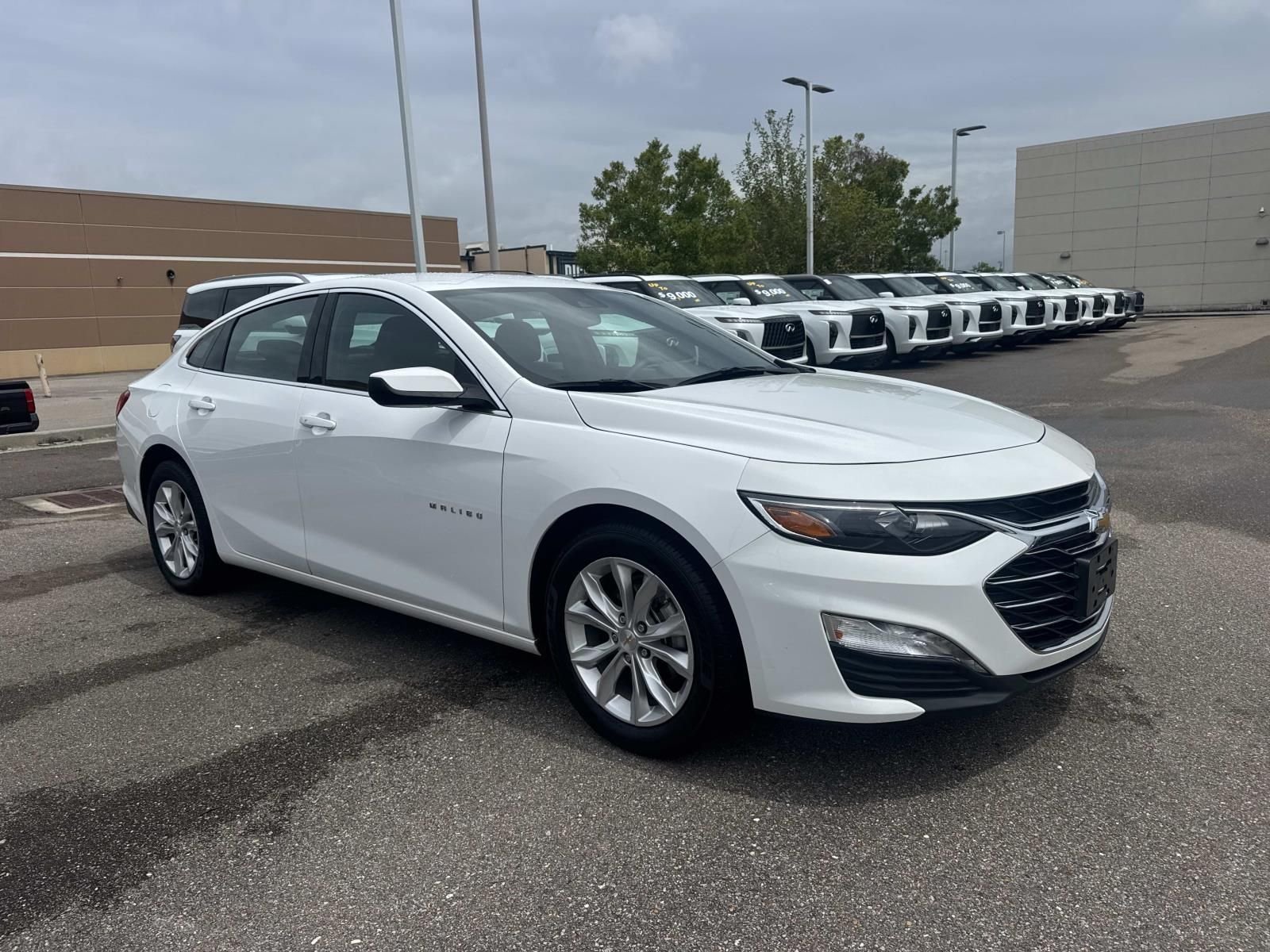 Used 2025 White Chevrolet LT image 3