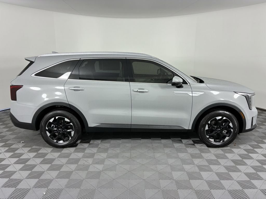 New 2026 Wolf Gray Kia S image 8